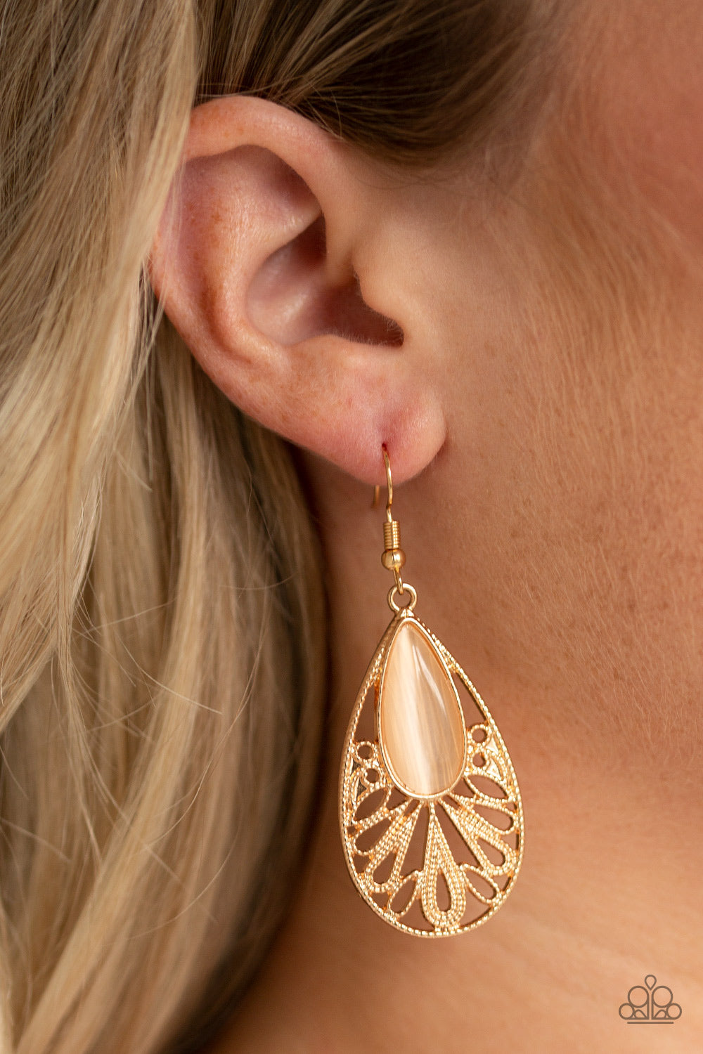 Glowing Tranquility Gold Earrings