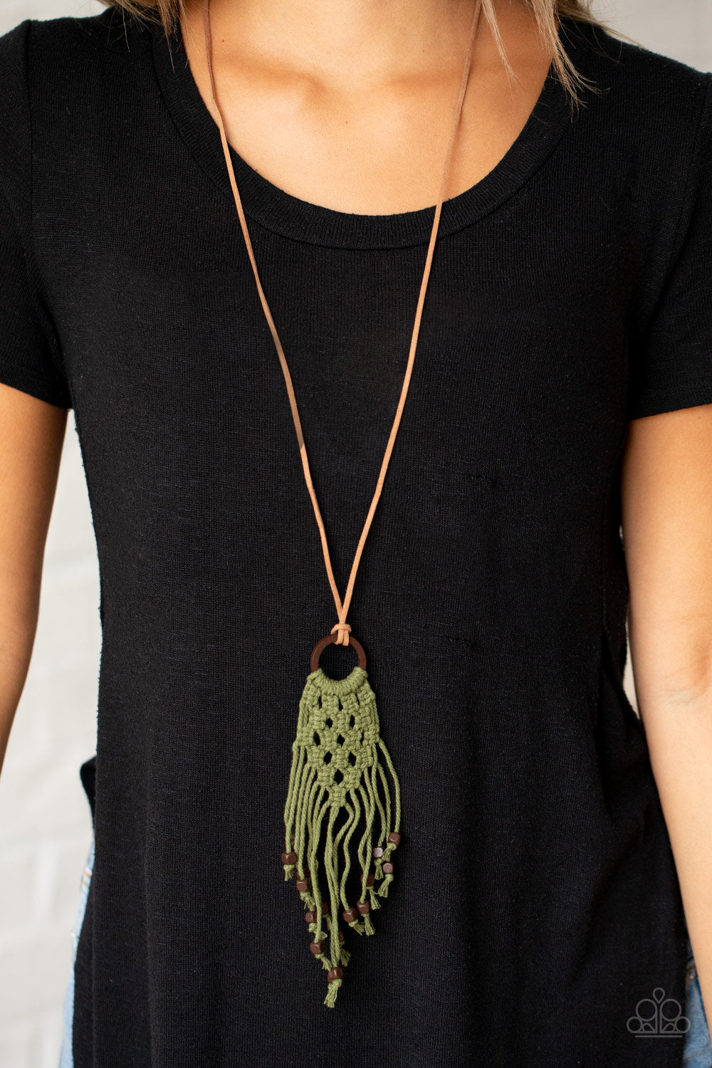 It's Beyond Macrame Green Necklace